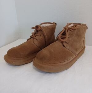 UGG Men's Neumel chukka tan Suede Boots lace-up size 5